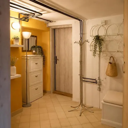 Roseart Nest Apartment *